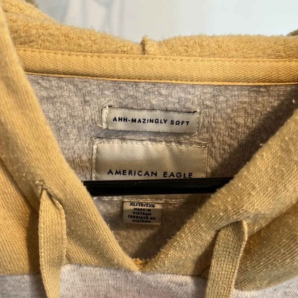 American Eagle Hoodie - Picture 2 of 3